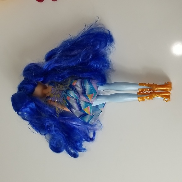Wonder Woman Barbie Dolls - Picture 8 of 15